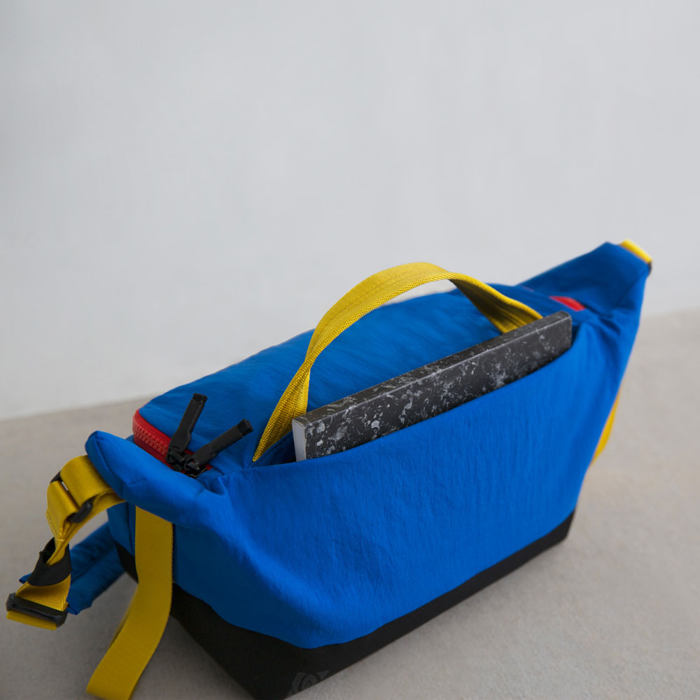 Mirroles Camera Bag ミラーレス カメラバッグ Sporty 山とアウトドア専門店 ロッジ Mirroles Camera Bag ミラーレス カメラバッグ Sporty 山とアウトドア専門店 ロッジ